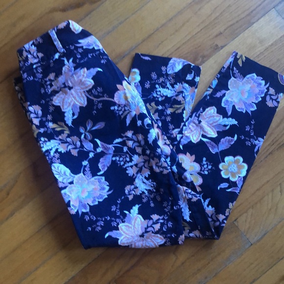 Floral Print Ankle Pant - Picture 3 of 3